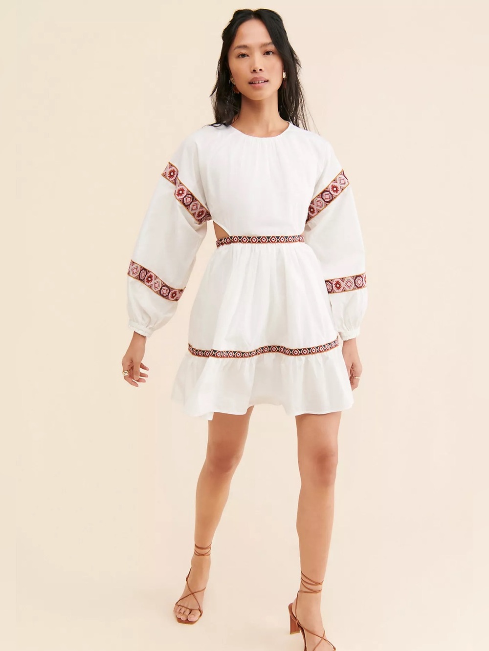 CHUFY women’s Hari white embroidered open back sexy mini dress white m